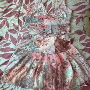 Brand new set. Perfect for summer or Coachella vibes